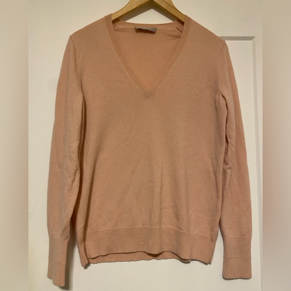 EVERLANE Blush Pink Cashmere V-neck